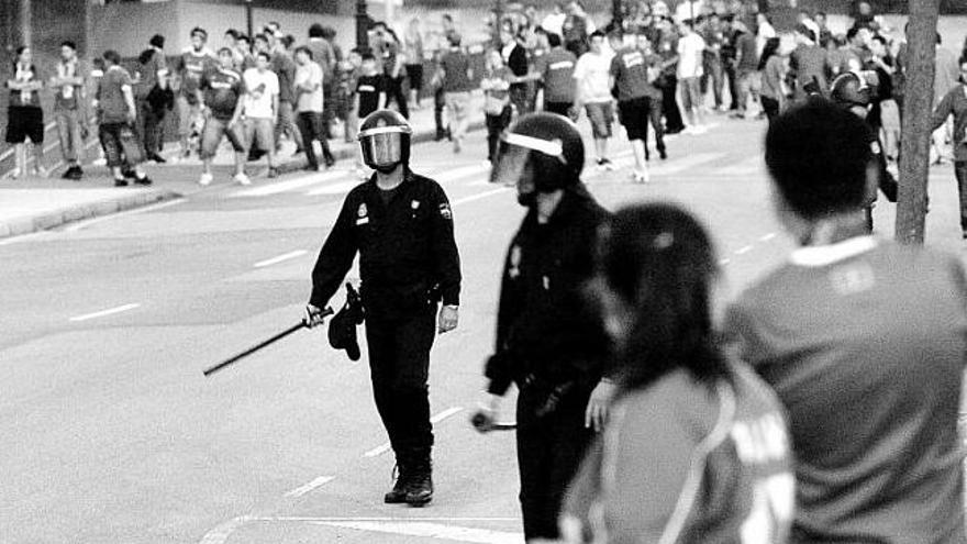 Incidentes a la salida del campo.