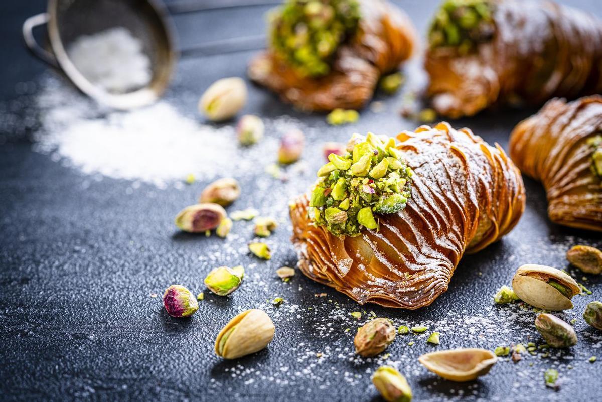 Sfogliatella rellena con crema de pistacho