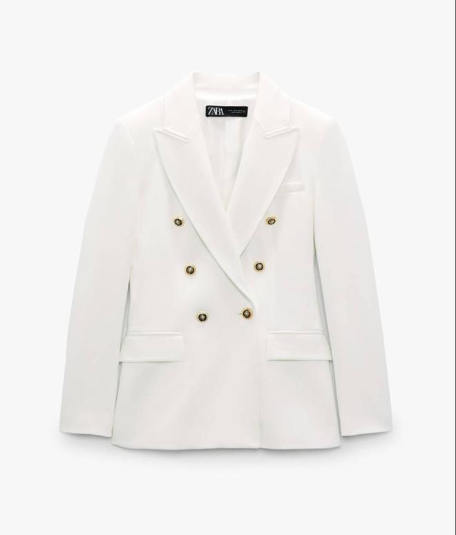 Blazer estructurada de color blanco, de Zara