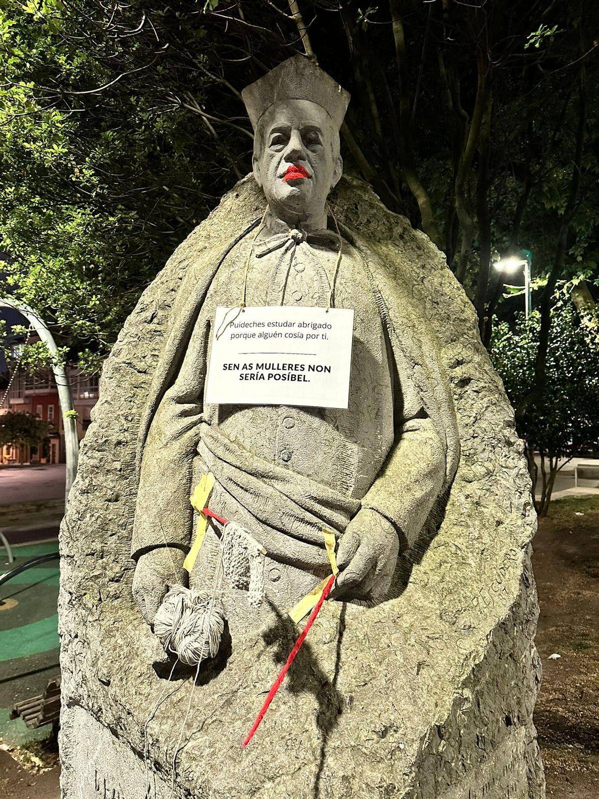 "Sen as mulleres non sería posíbel": una campaña reivindicativa anónima en A Coruña por el 1 de mayo