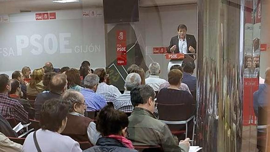 Javier Fernández, en su discurso, a puerta cerrada, en el comité autonómico.