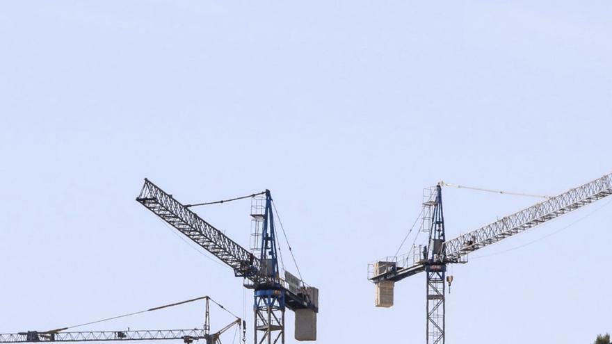 Ladrillo, hoteles y restauración llevan al empleo a cifras récord en Ibiza