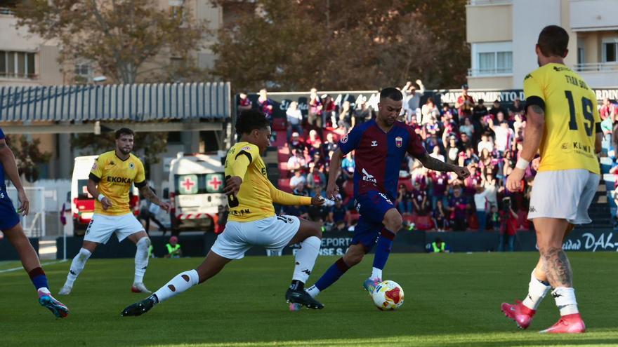 El Eldense pone fin a la etapa de Torrecilla en el Hércules