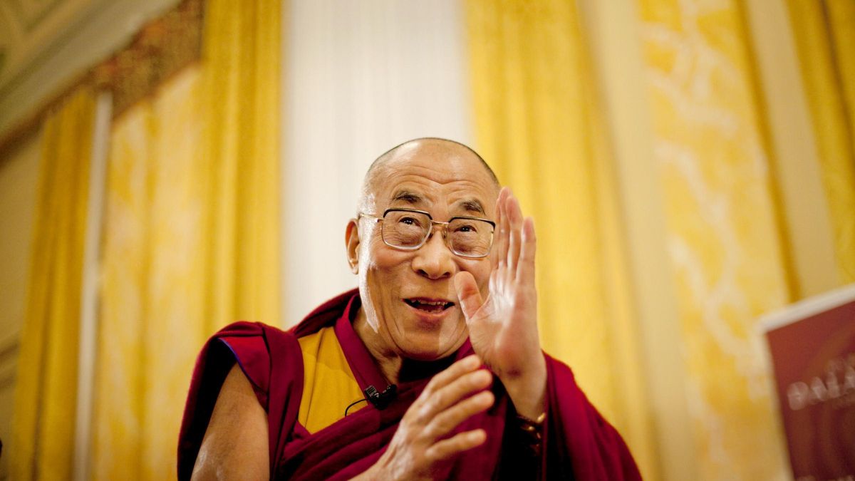 El Tíbet ruega por la larga vida del dalái lama en una ceremonia de alto voltaje político