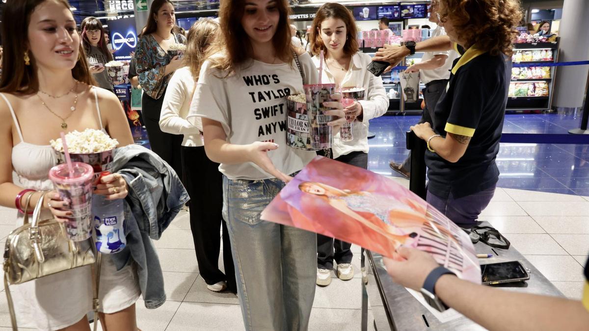 Ambiente del estreno del documental de Taylor Swift en Cinesa Diagonal