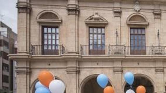 Concentración en la plaza Major.