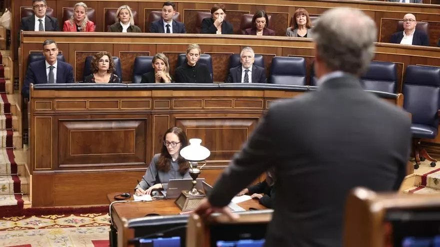 Feijóo ataca duramente a Sánchez: "La lección de femenismo se la deberieron explicar en los prostíbulos"