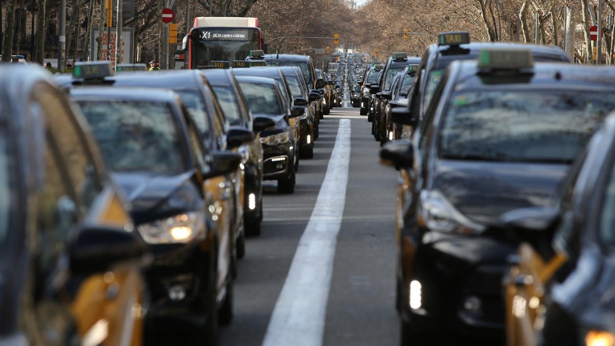 Un home mor atropellat per un taxi a Barcelona