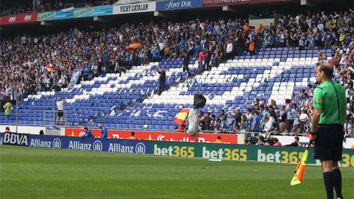 El hueco dejado por 'La Curva' fue la otra noticia del derbi del pasado sábado en Cornellà