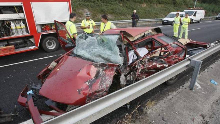 Muere al chocar con otro vehículo un joven que conducía en sentido contrario