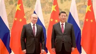 Putin recibe en Moscú a su "amigo" Xi Jinping con todos los honores