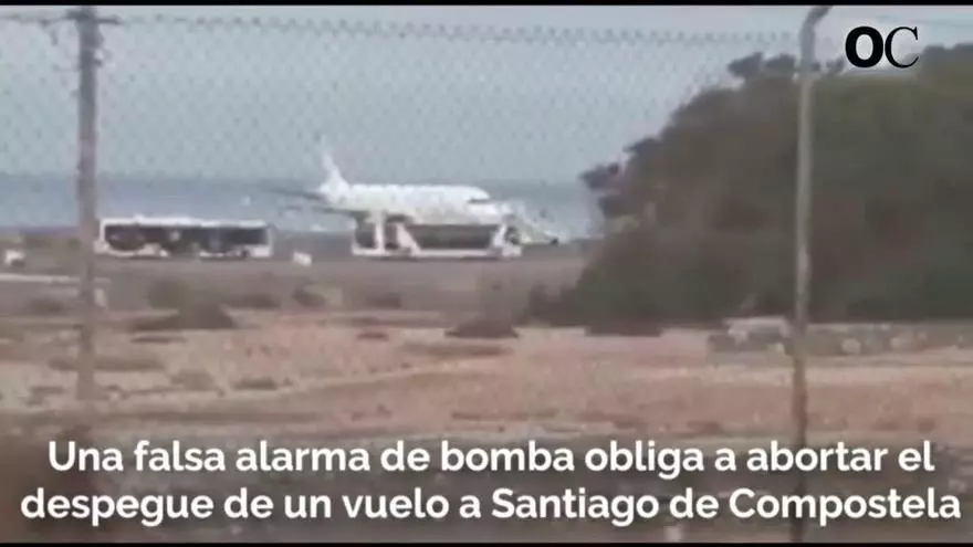 Un avión que viajaba a Santiago aborta su despegue por una falsa alarma de bomba