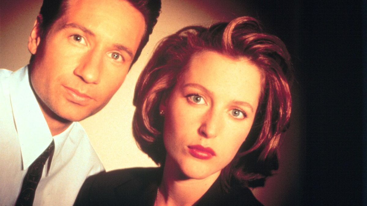 Gillian Anderson junto a David Duchovny, Dana Scully y Fox Mulder, en la mítica 'Expediente X'.