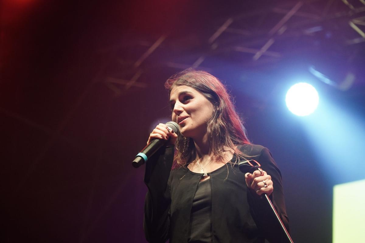 DePol, Chiara Oliver, Enol, Adexe y Nau, Chema Rivas, Daniela Blasco, La Beba, Lola Tuduri, César AC y Pikete, además del dúo local AWY, convirtieron la plaza de María Pita en una gran pista de baile.