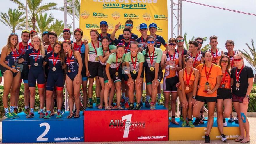 El triatlón UA se proclama campeón autonómico en Cullera