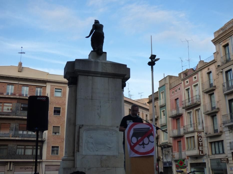 Acte contra la monarquia a la Rambla de Figueres