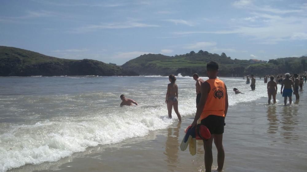 Oleaje en la playa de Barro