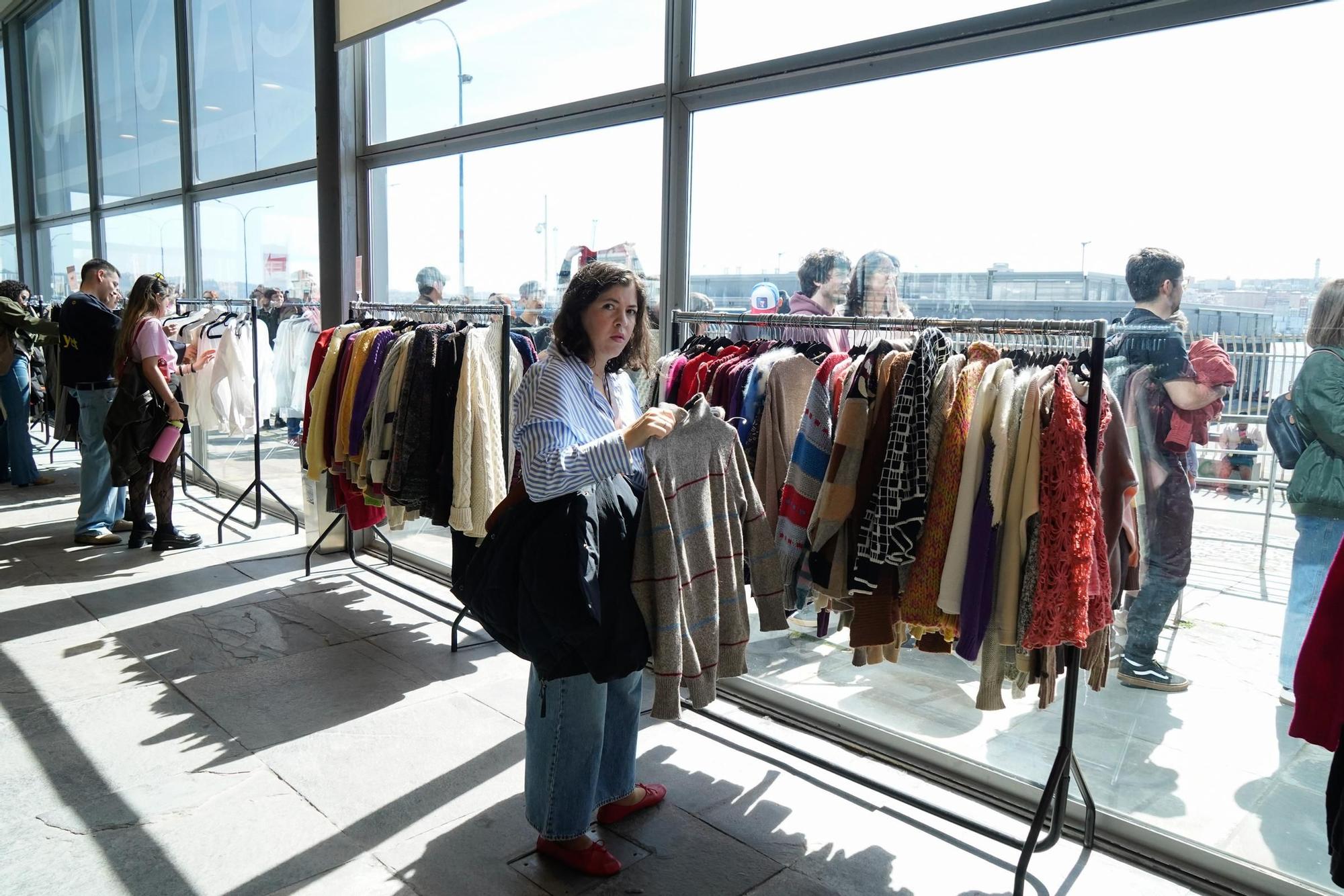 Moda 'vintage' en Palexco: Furor por la ropa de segunda mano en A Coruña