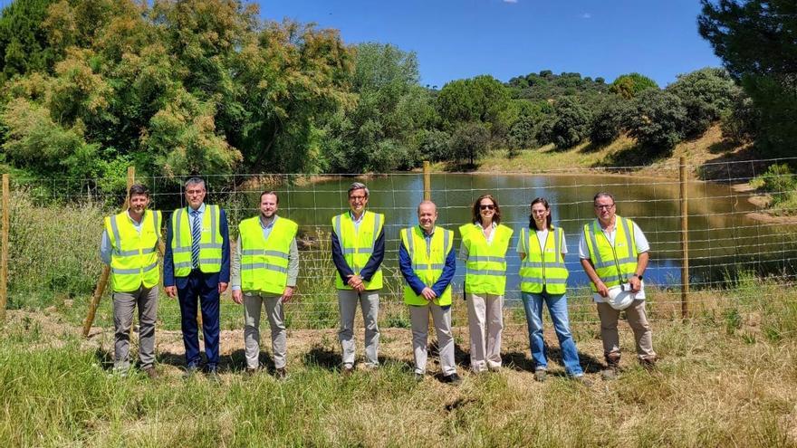 Visita del consejero a los trabajos de restauración ambiental en Villaviciosa