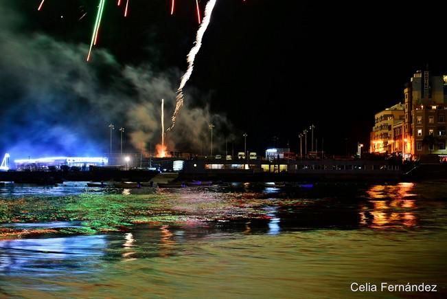 Espectáculo de fuegos artificiales tras el entierro de la sardina