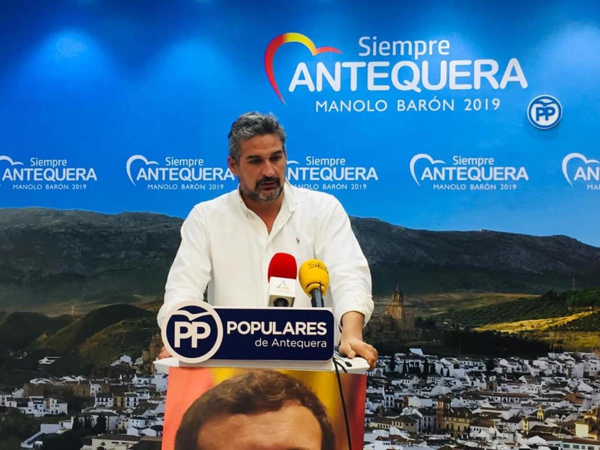 Ángel González, en un acto del PP de Antequera.
