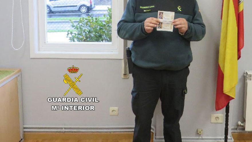 La Guardia Civil recupera varios décimos de lotería sustraídos en un supermercado en Bandeira (Silleda).