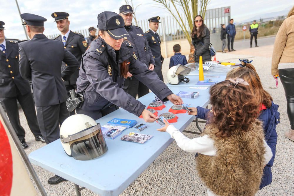 Exhibición policial en Granja de Rocamora