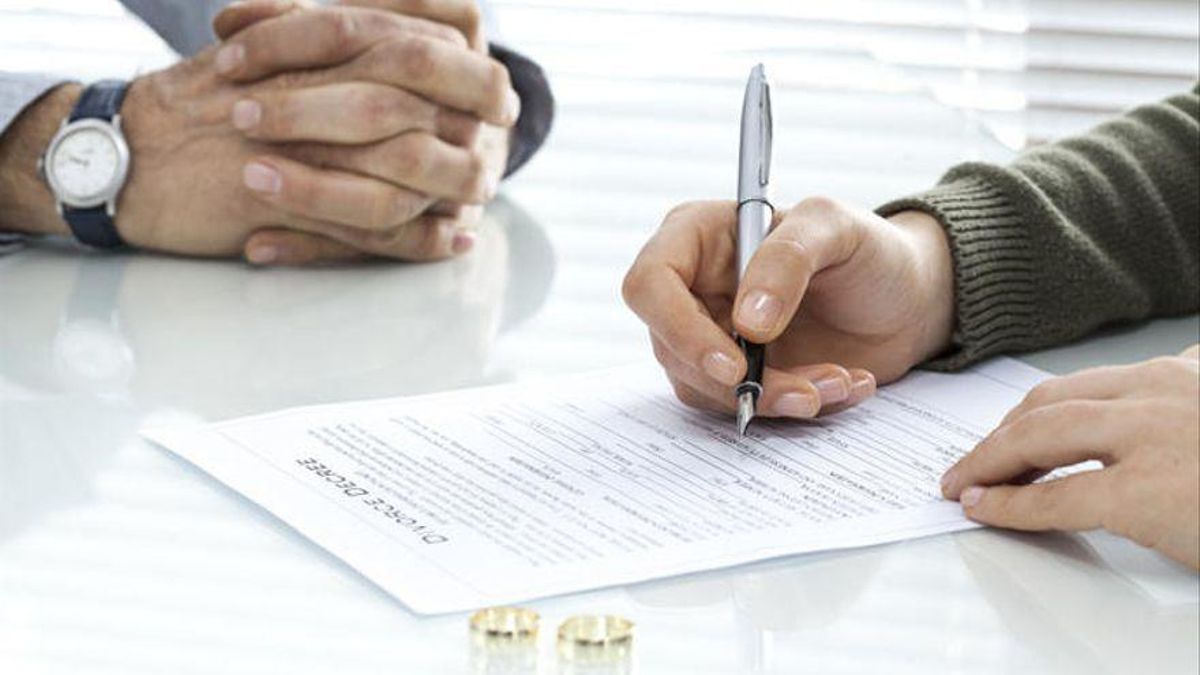 Firma de un proceso de divorcio.