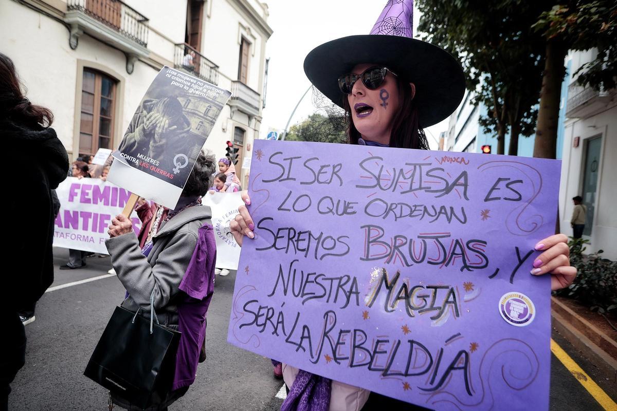 8M en Tenerife: la manifestación del Día de la Mujer, en imágenes