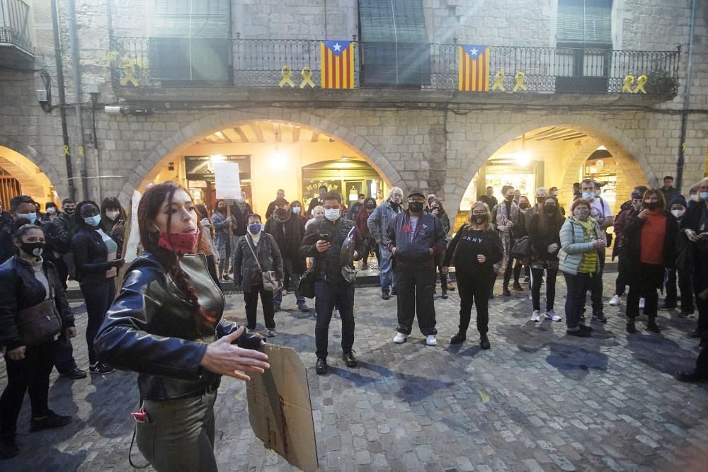 Restauradors i autònoms gironins protesten a la plaça del Vi