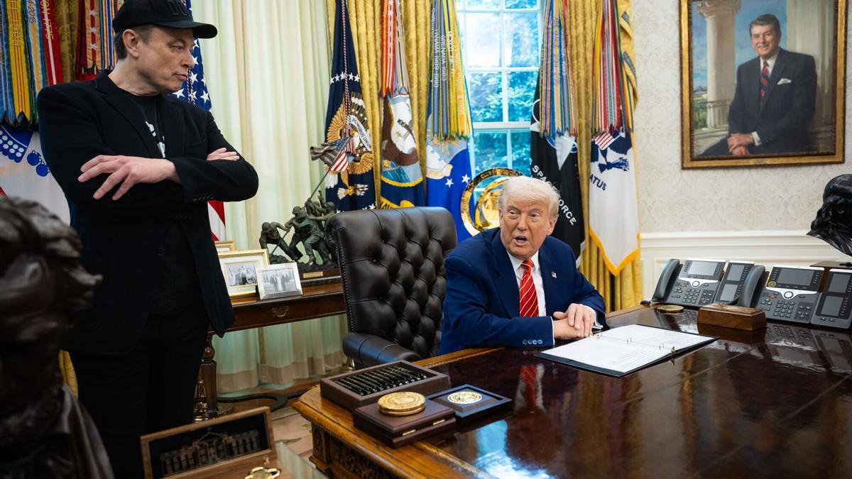 Fotografía del magnate Elon Musk y el presidente de Estados Unidos, Donald Trump. EFE/Ffrancis Chung. NO VENTAS ZONA EPA