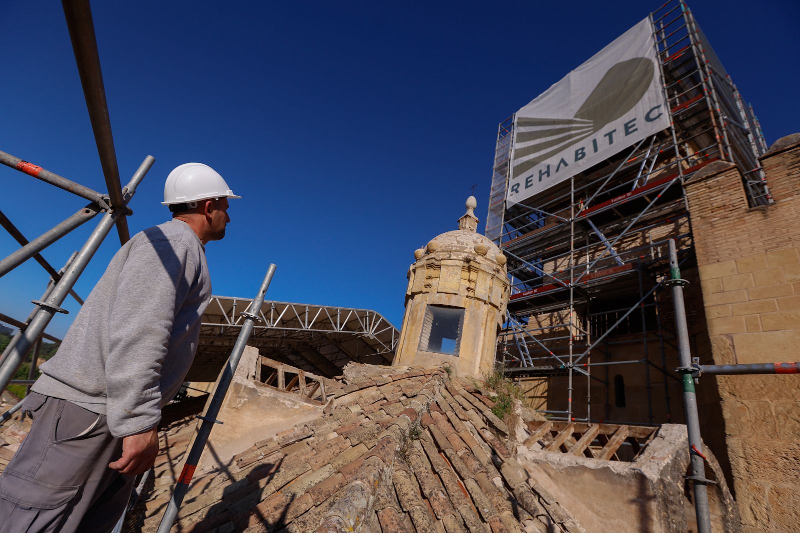La restauración de la Torre del Homenaje y de la cubierta del Salón de Mosaicos
