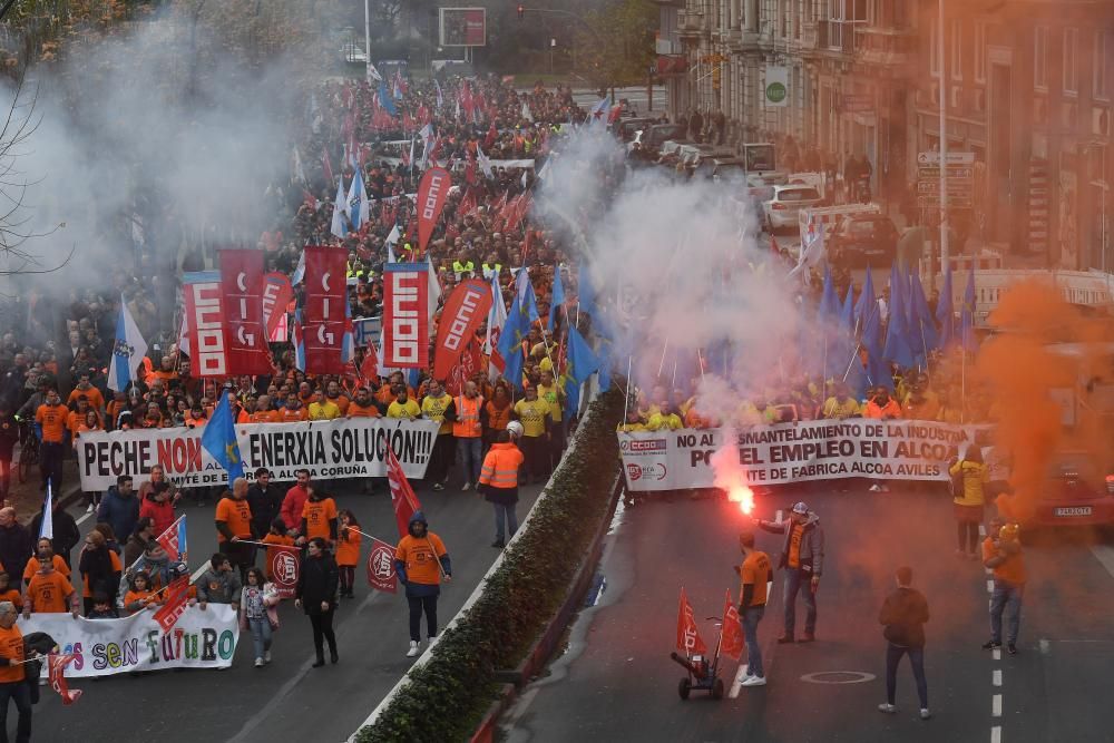 Manifestación en defensa del empleo en Alcoa