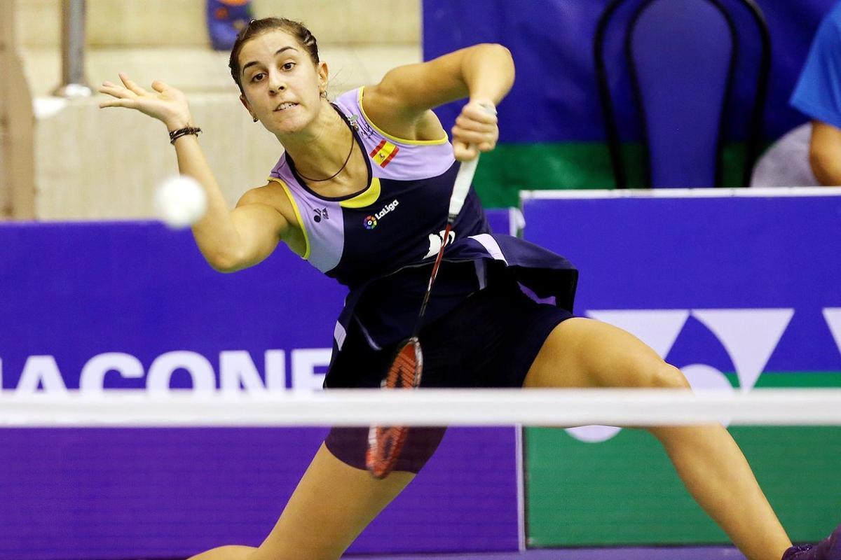 Ho Chi Minh (Vietnam), 11/09/2019.- Carolina Marin of Spain in action against Supanida Katethong of Thailand during their women’s singles match at the Yonex -Sunrise Vietnam Open 2019 badminton tournament in Ho Chi Minh city, Vietnam, 11 September 2019. (España, Tailandia) EFE/EPA/MINH HOANG