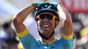 zentauroepp44404031 spain s omar fraile celebrates a she crosses the finish line180721180113