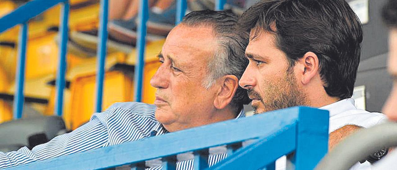 Fernando Roig (i), junto a su hijo Roig Negueroles