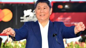 El director Takeshi Kitano, en el festival de Venecia, presentando Broken Rage.