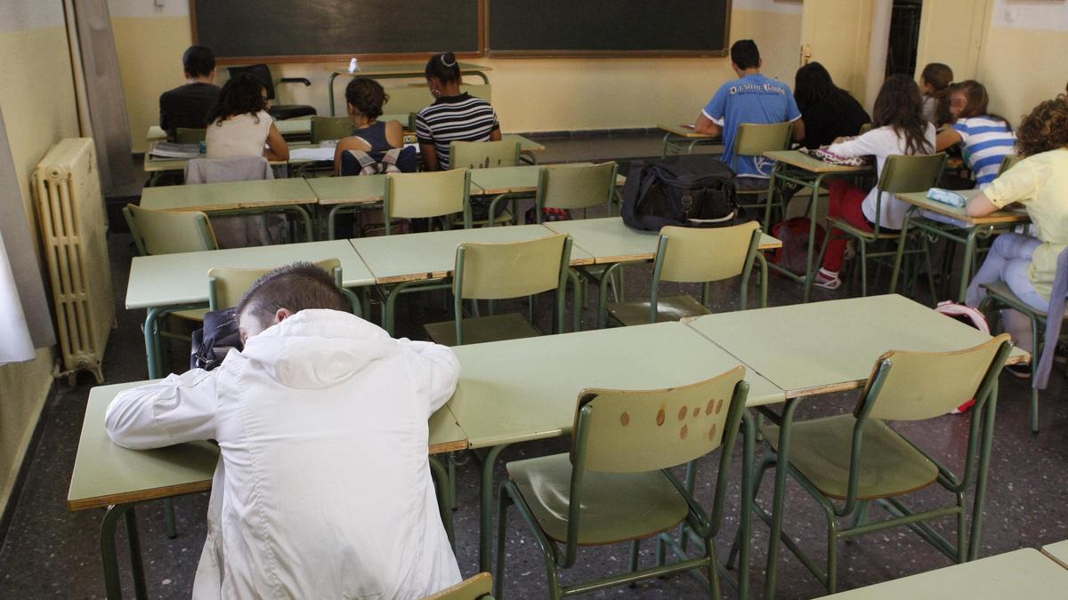 Estudiantes en un aula, en una imagen de archivo.