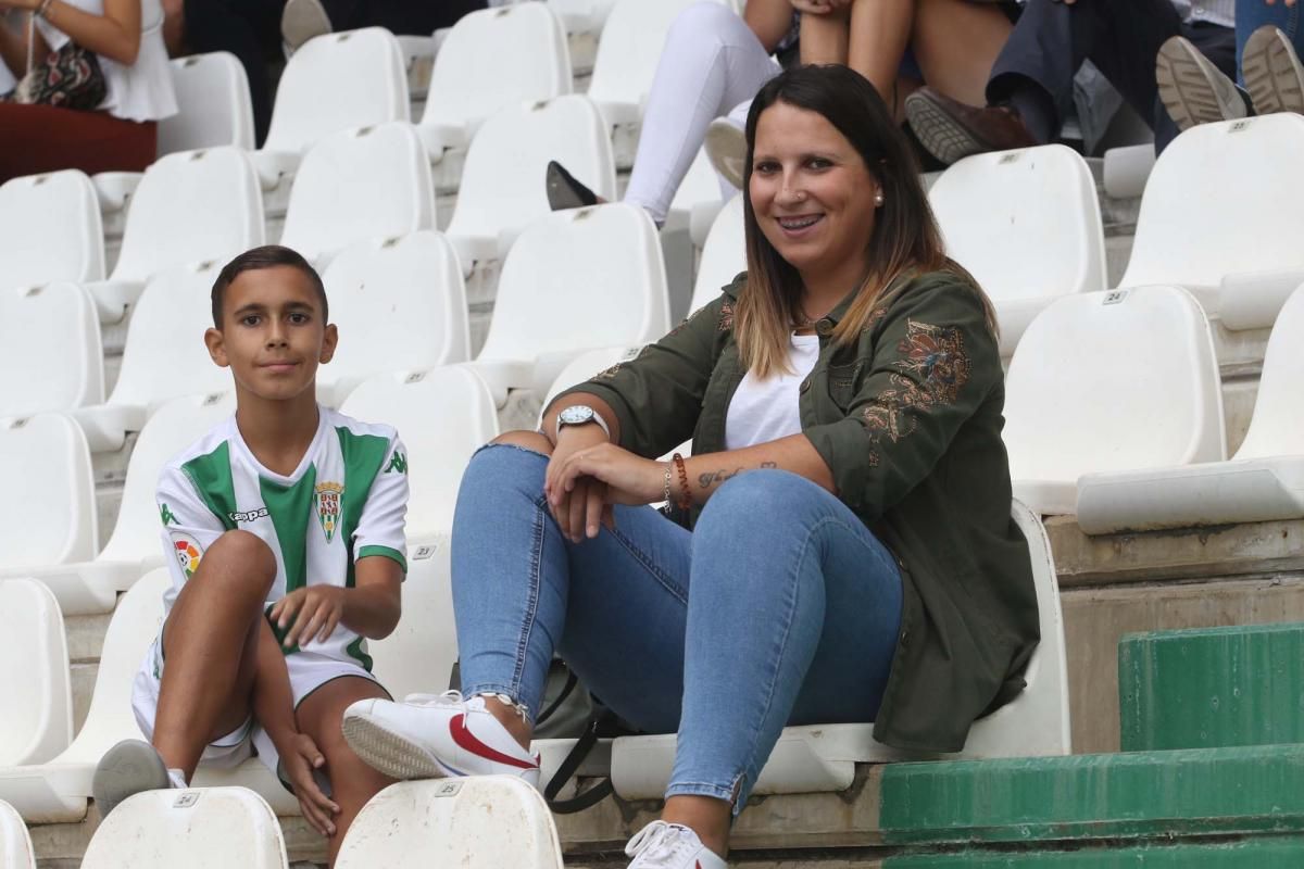 Los aficionados del Córdoba CF en el Arcángel