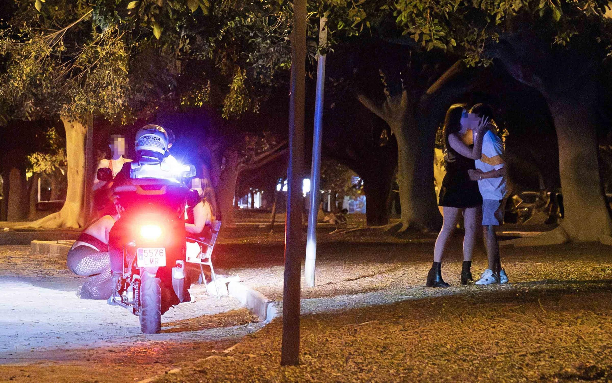 Los martes de ellas’ en la playa de San Juan: la nueva excusa para el botellón