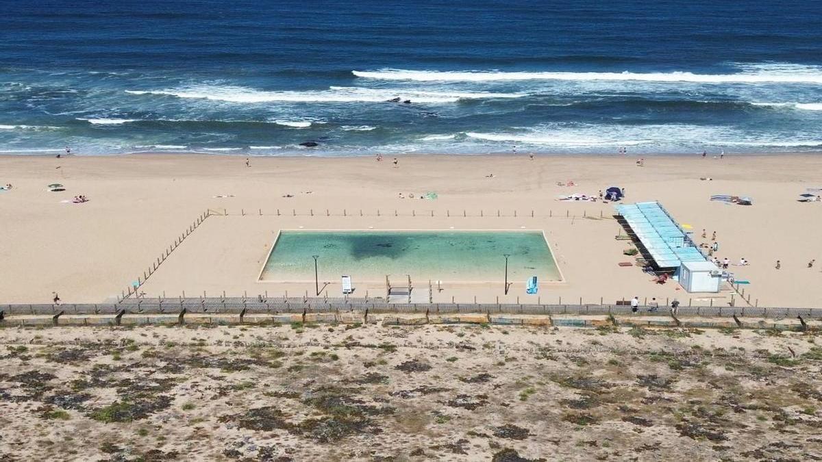 Una de las tres piscina climatizadas junto al mar que hay en Portugal.