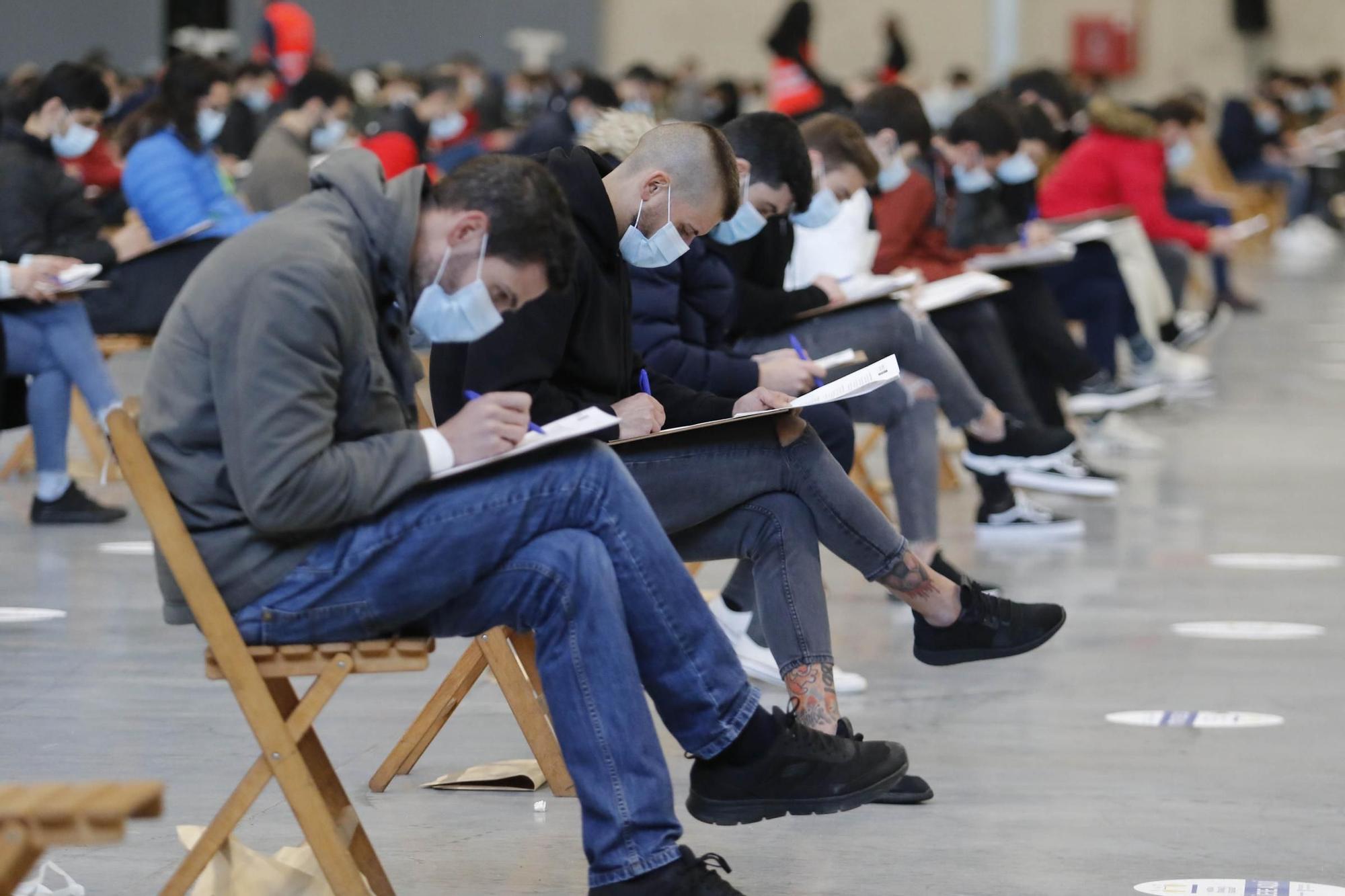 Los futuros bomberos de Vigo pasan a examen