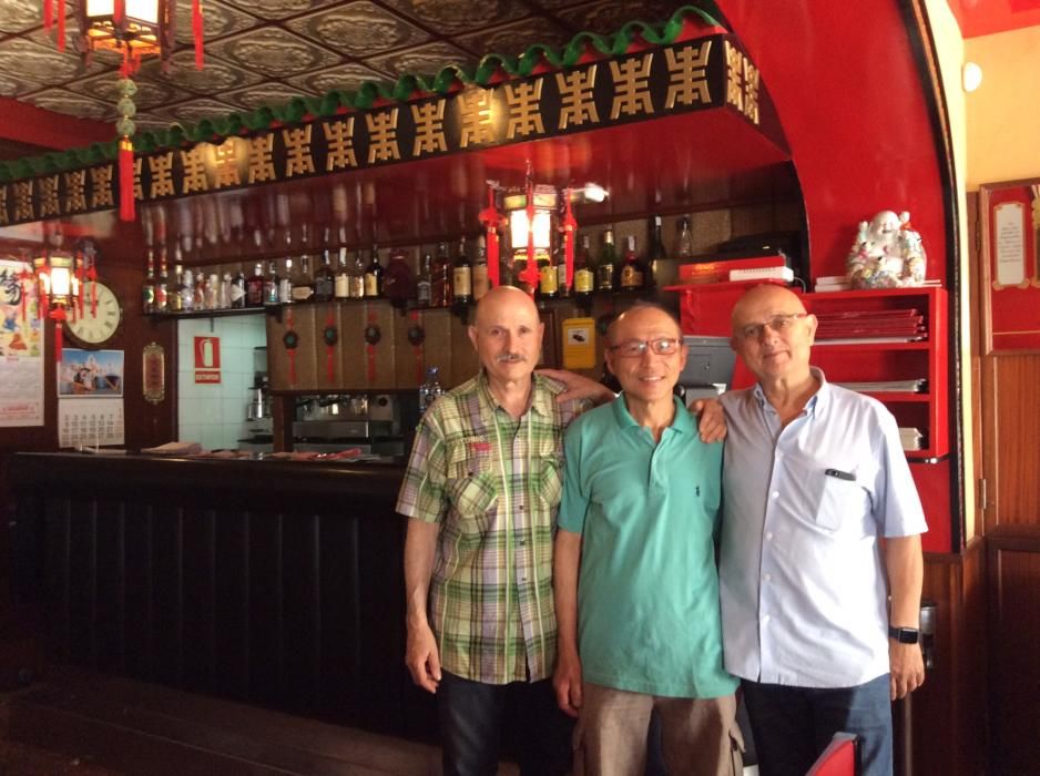 Los tres socios del restaurante, Mariano Ferrer, Tomás Chan y Jaime Ferrer.
