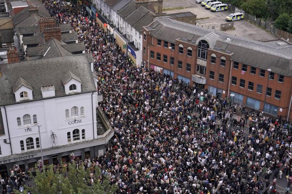 Multitudinaria manifestación antirracistas en Walthamstow, Londres