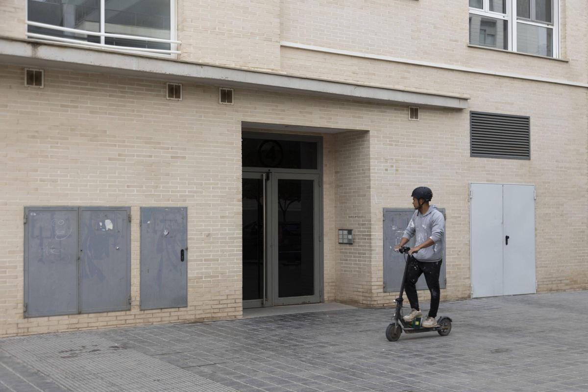 Acceso del edificio de La Torre.