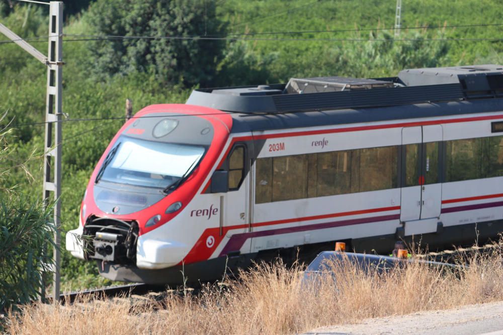 La menor era perdida de vista por sus padres cuando estos cenaban el miércoles por la noche, activándose un dispositivo de búsqueda. El cuerpo de la niña era localizado junto a la vía del tren