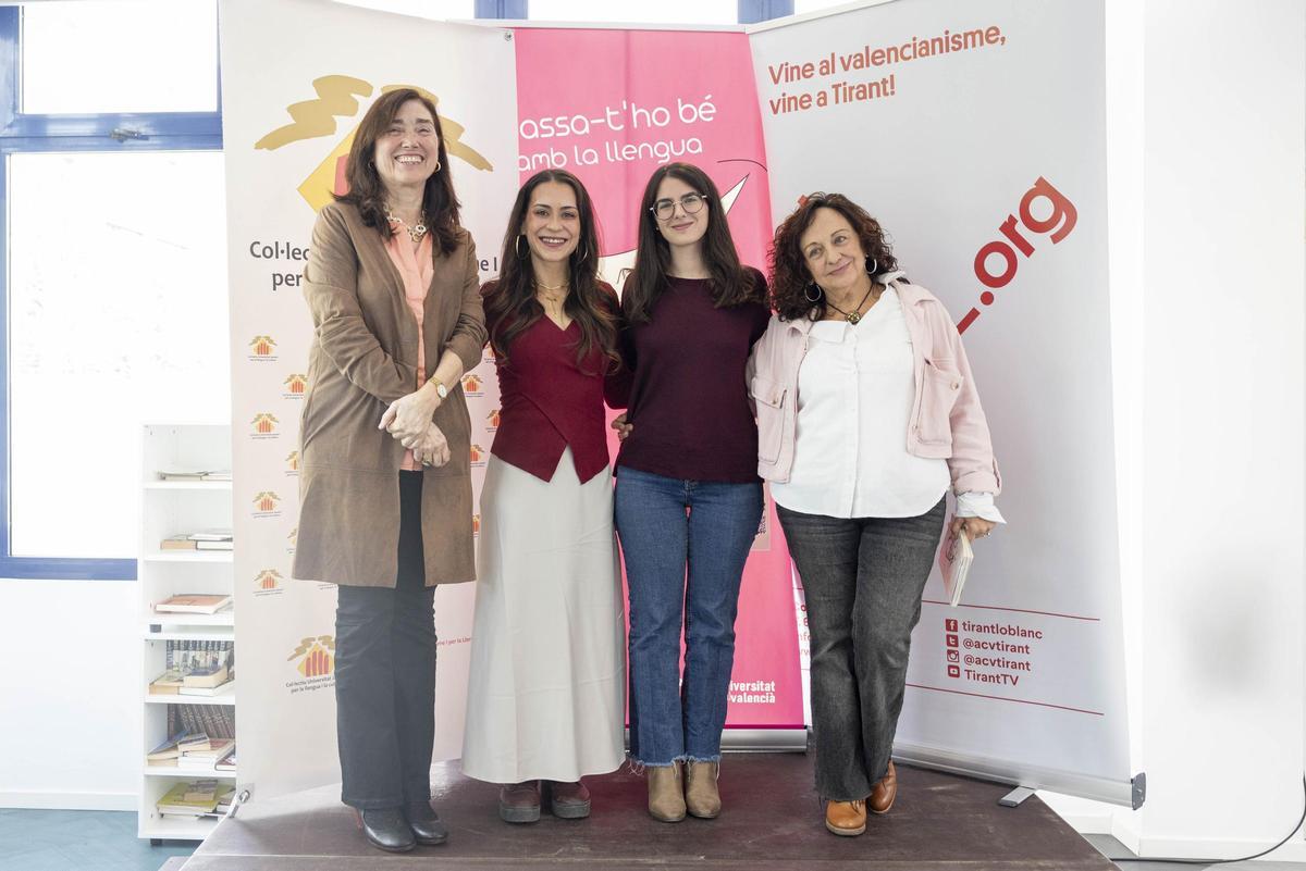 Rosa Miró Pons, Aina Garcia Carbó i Laura Herrera Gregori, amb Carme Pinyana, editora de Publicacions de l’UJI.
