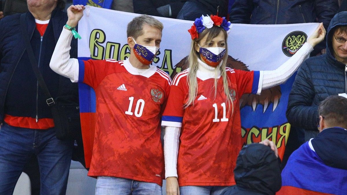 Aficionados con la camiseta de la selección rusa