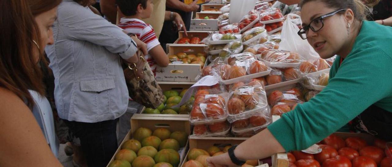 La Feria del tomate de El Perelló regresa en junio. | VICENT M. PASTOR