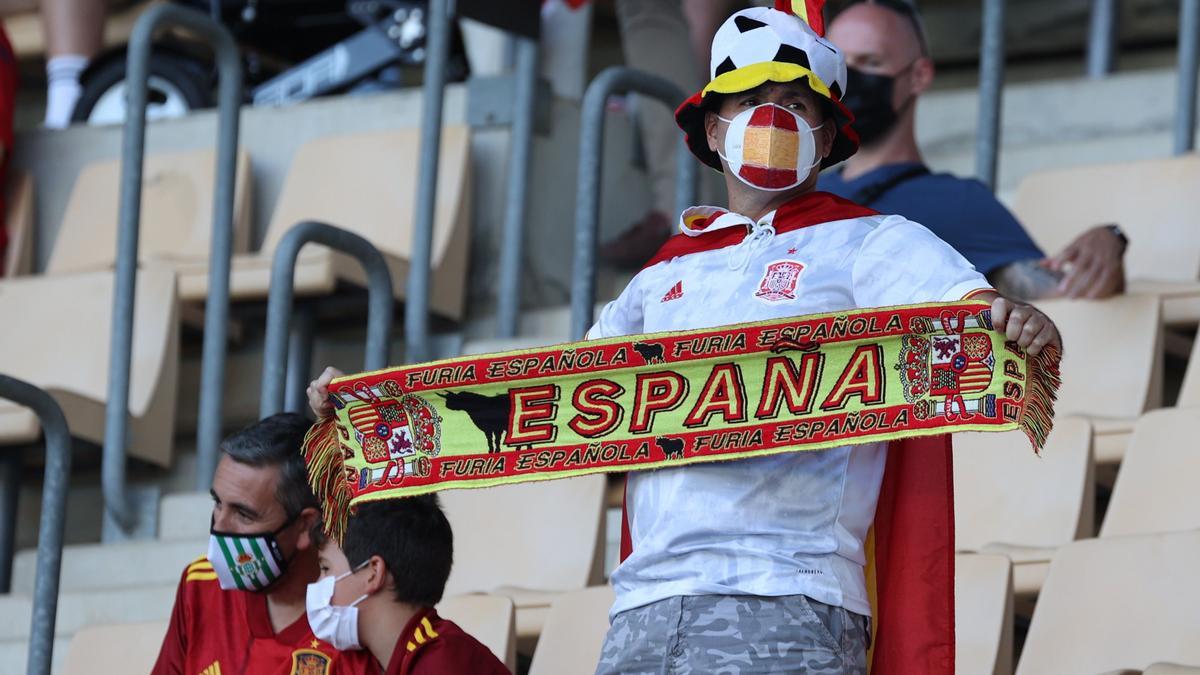 La Cartuja vibra en el partido decisivo de España